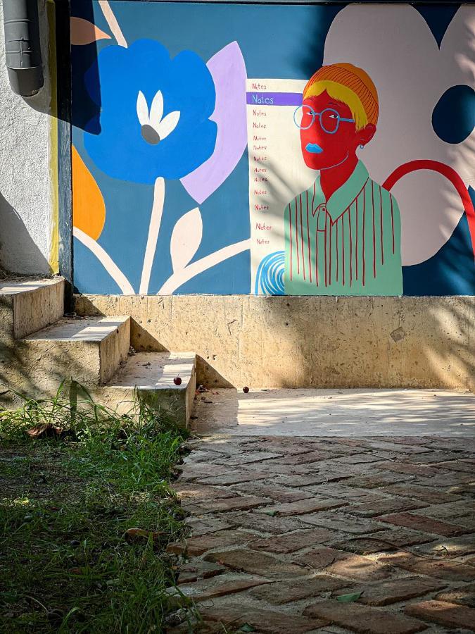Black Tomato Hostel Koutaïssi Extérieur photo