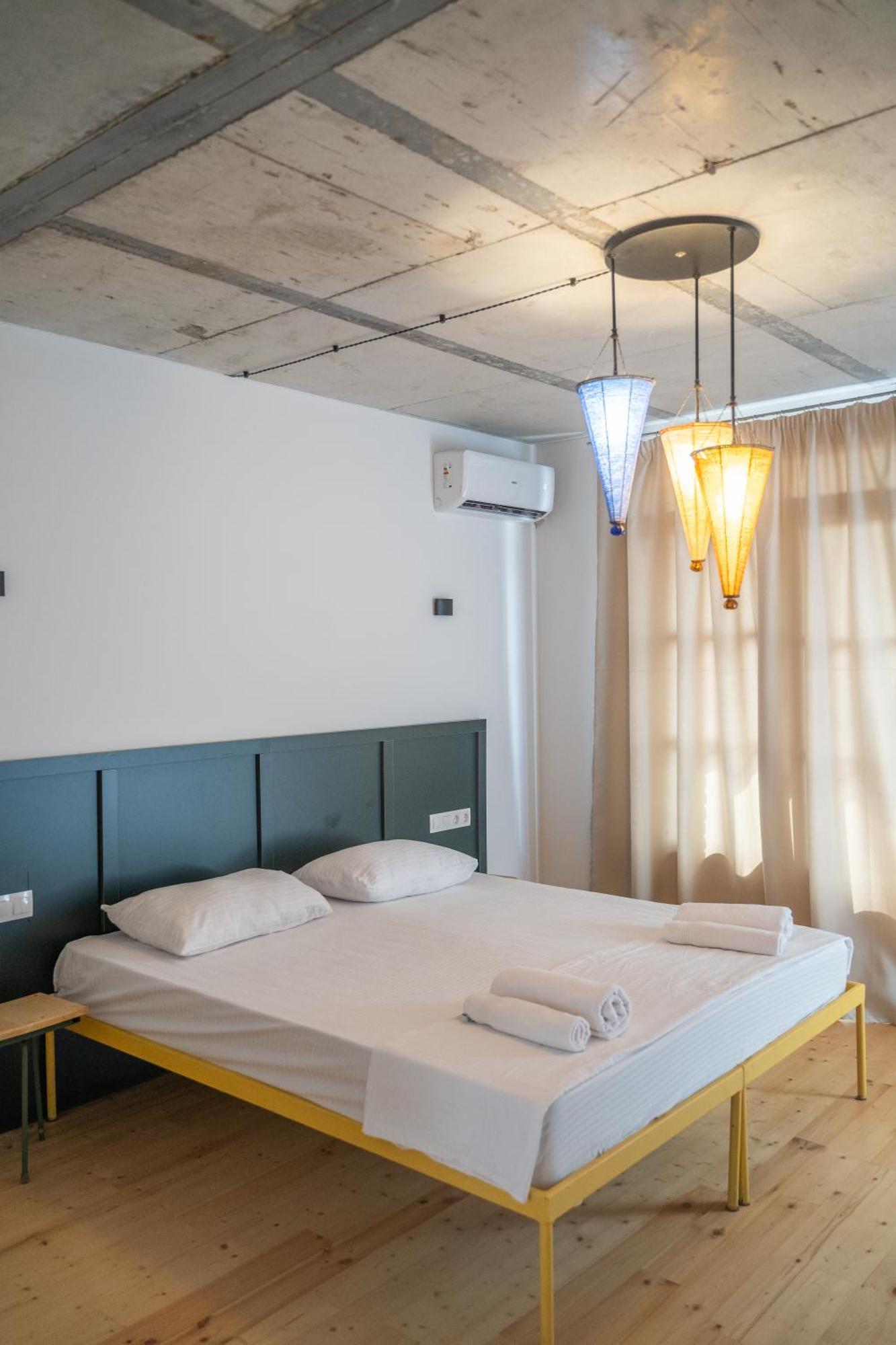 Black Tomato Hostel Koutaïssi Extérieur photo