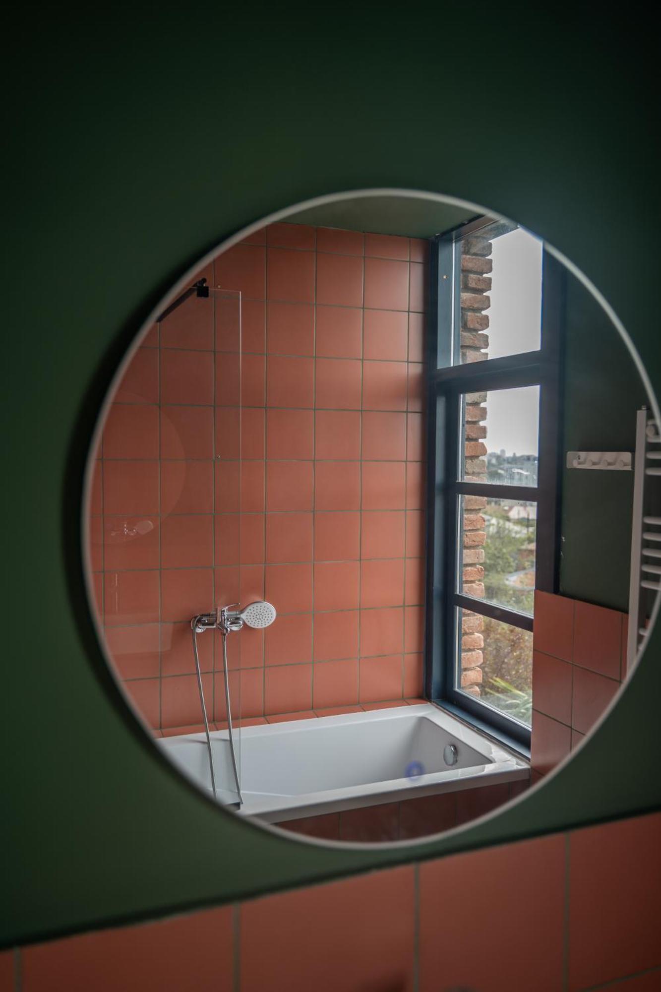 Black Tomato Hostel Koutaïssi Extérieur photo