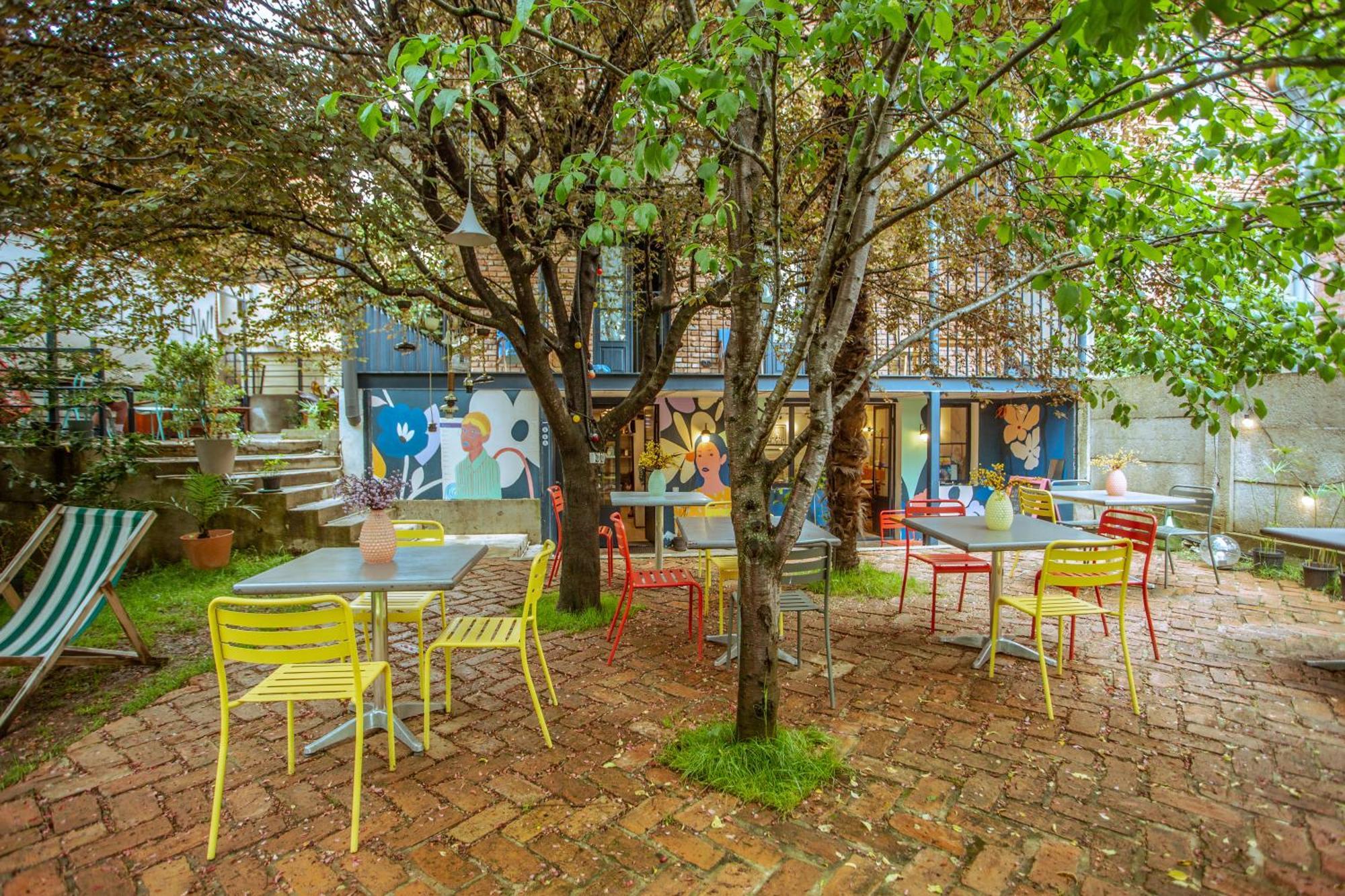 Black Tomato Hostel Koutaïssi Extérieur photo